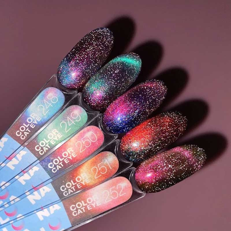 Colored gel polish Lunamoon Nr 250 - 13 ml