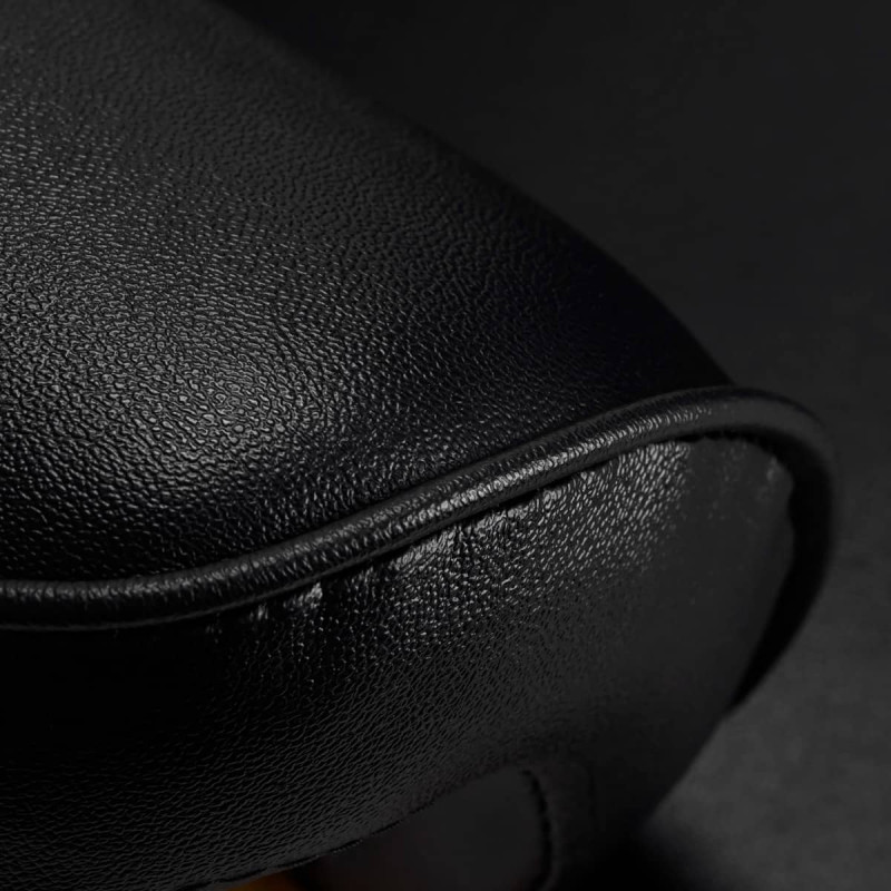 Gabbiano barber chair florence with an adjustable black headrest